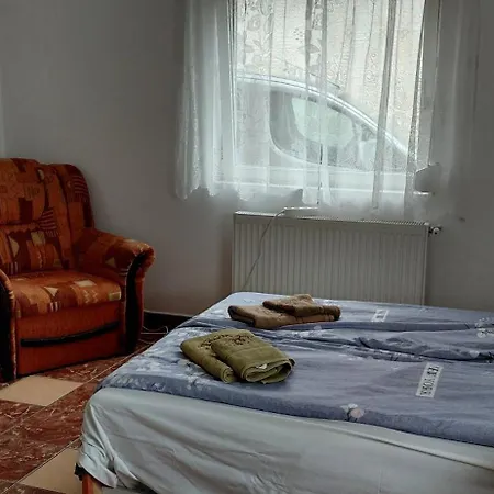 Nicolaj Vendeghaz Es Tanya Dég