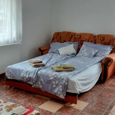 بيت ضيافة Nicolaj Vendeghaz Es Tanya *