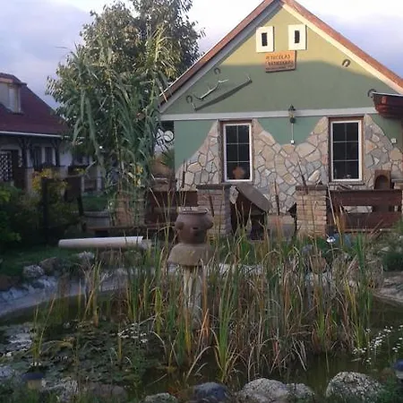 Nicolaj Vendeghaz Es Tanya بيت ضيافة