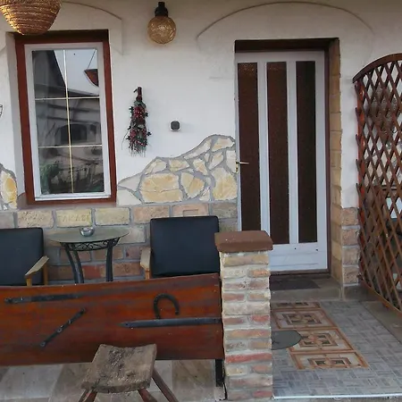 Nicolaj Vendeghaz Es Tanya