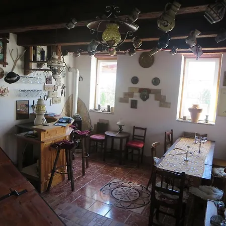 Nicolaj Vendeghaz Es Tanya Dég